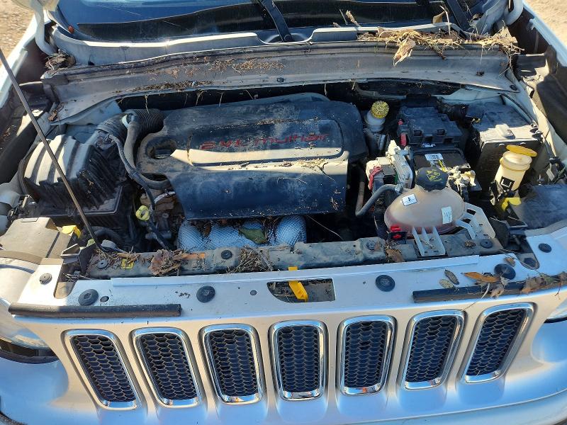 Photo 11 from auction – 2016 JEEP RENEGADE with VIN ZACCJADT7GPC77690