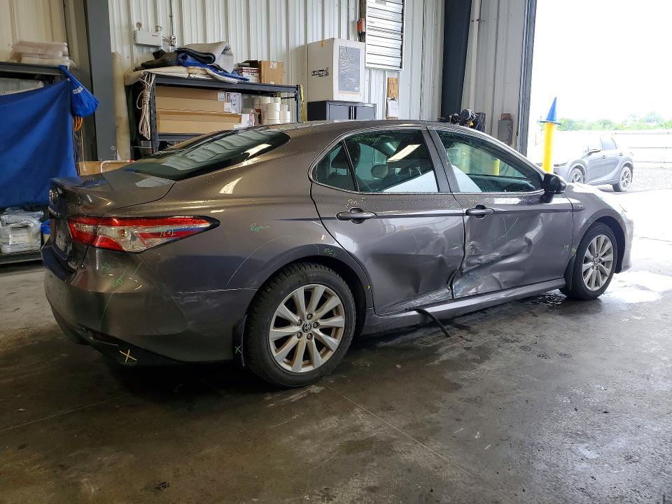 Photo 3 from auction – 2020 TOYOTA CAMRY with VIN 4T1C31AK2LU534006