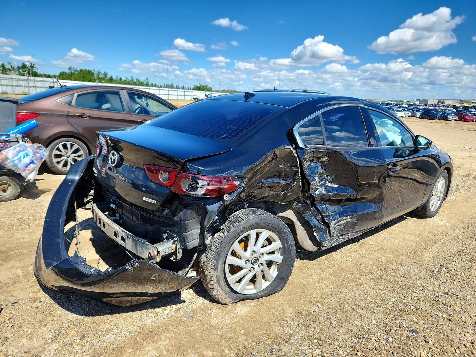 Фото 3 с аукциона – 2019 MAZDA 3 с VIN JM1BPBDMXK1122438