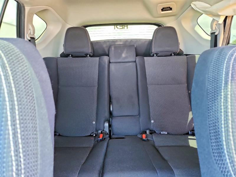 Photo 10 from auction – 2018 TOYOTA RAV4 with VIN 2T3RFREV7JW743623