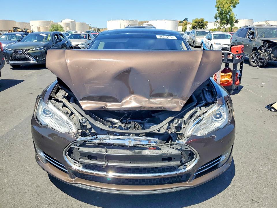 Photo 5 from auction – 2014 TESLA MODEL S with VIN 5YJSA1H16EFP35857