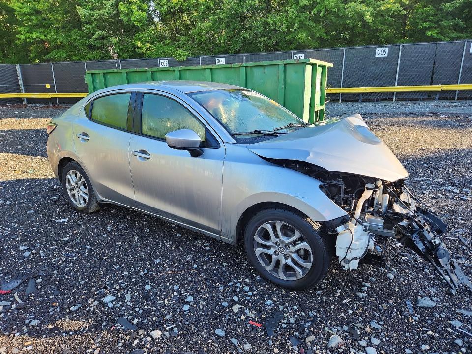 Photo 4 from auction – 2016 SCION IA with VIN 3MYDLBZV0GY129005