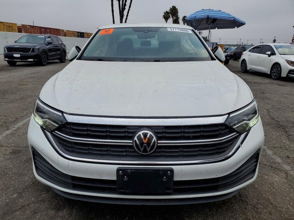 Photo 5 from auction – 2023 VOLKSWAGEN JETTA with VIN 3VW5M7BU1PM015677