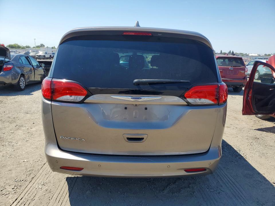 Photo 6 from auction – 2018 CHRYSLER PACIFICA with VIN 2C4RC1CGXJR236529