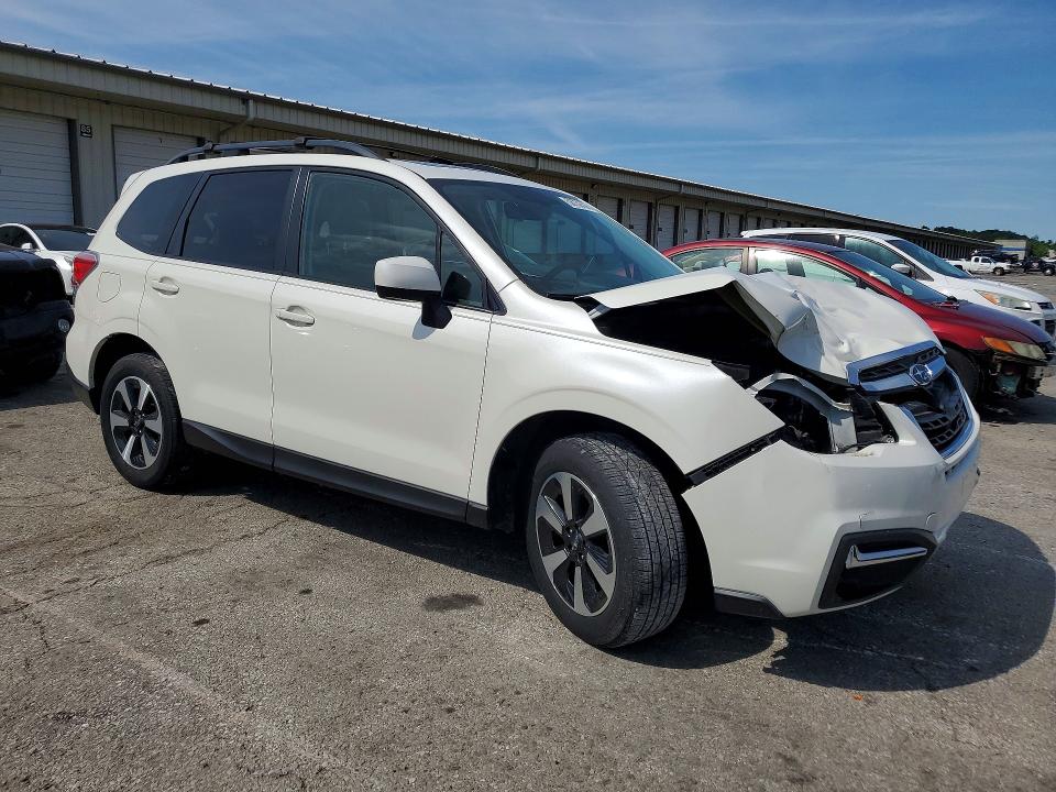 Photo 4 from auction – 2017 SUBARU FORESTER with VIN JF2SJAEC7HH416544