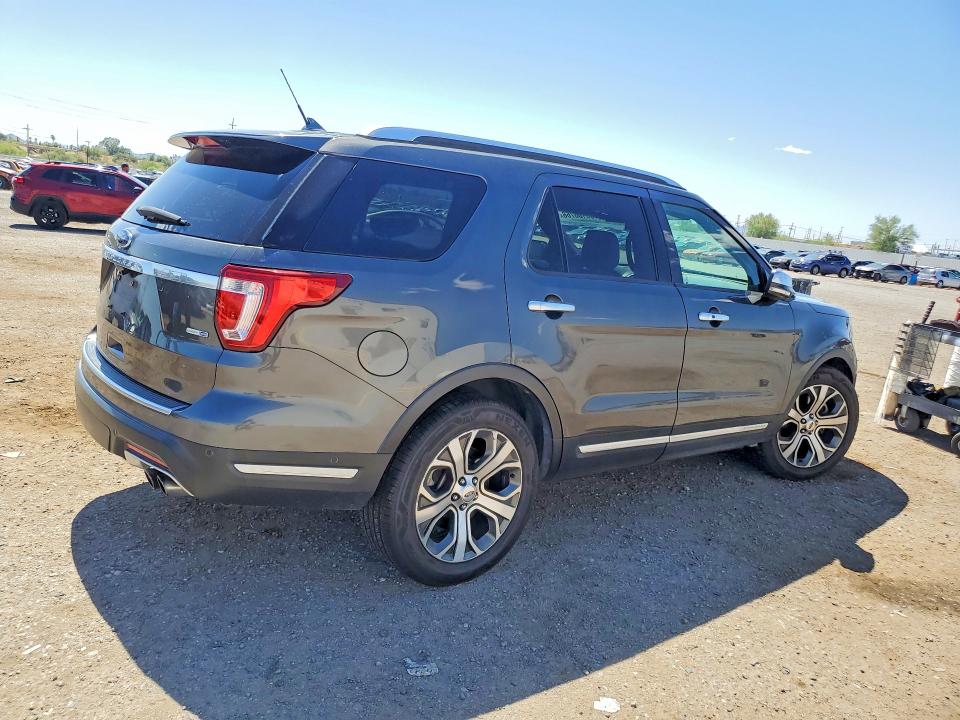Photo 3 from auction – 2018 FORD EXPLORER with VIN 1FM5K8HT0JGC72761