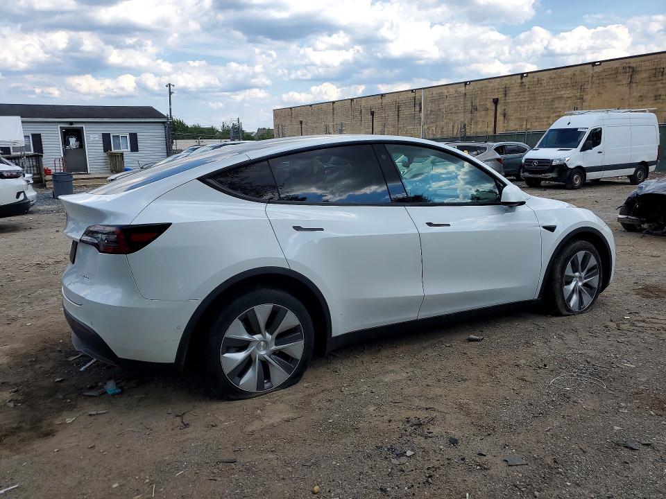 Photo 3 from auction – 2022 TESLA MODEL Y with VIN 7SAYGDEE5NF422559