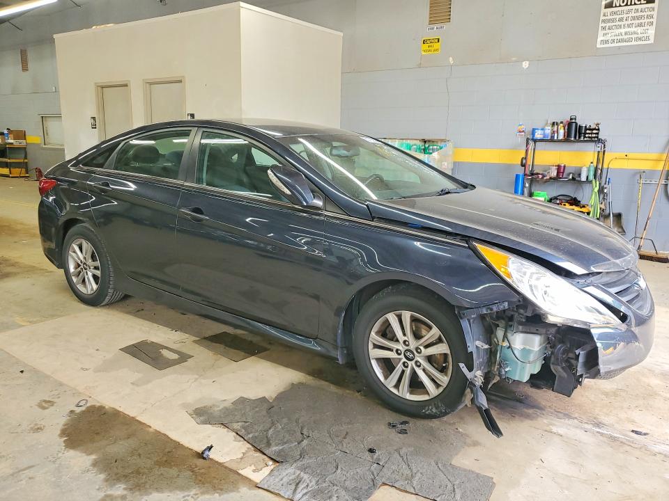Photo 4 from auction – 2014 HYUNDAI SONATA with VIN 5NPEB4AC1EH831839
