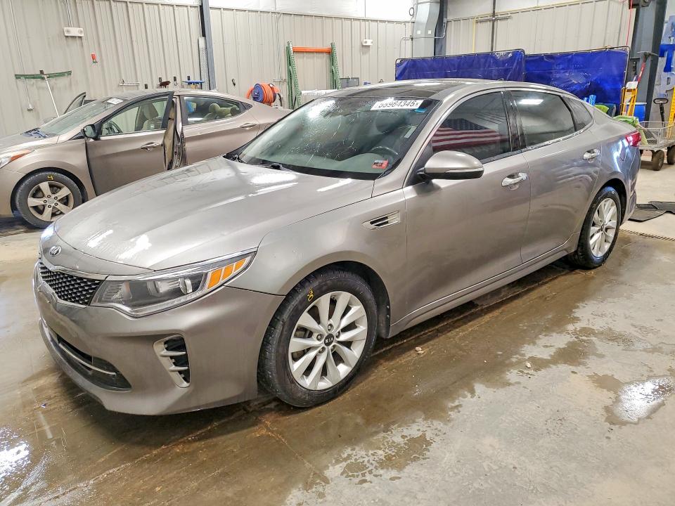 KIA OPTIMA 2017 z numerem VIN 5XXGU4L39HG159917 - Zdjęcie z aukcji