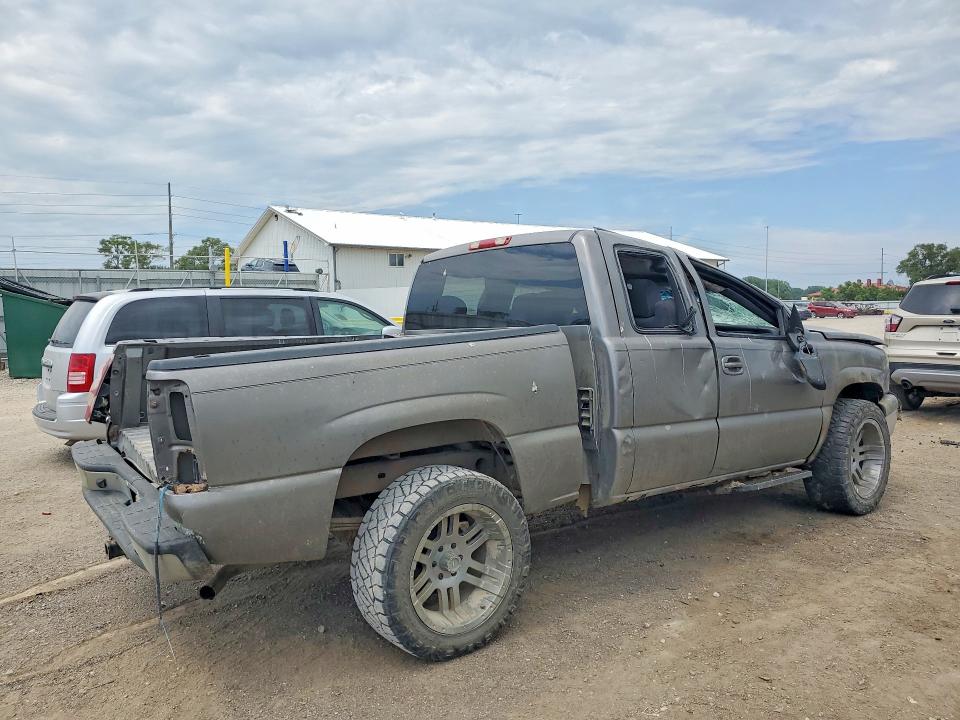 Photo 3 from auction – 2006 CHEVROLET SILVERADO with VIN 1GCEC19T46Z208547