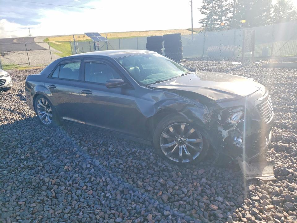 Photo 4 from auction – 2014 CHRYSLER 300 with VIN 2C3CCABG2EH343467