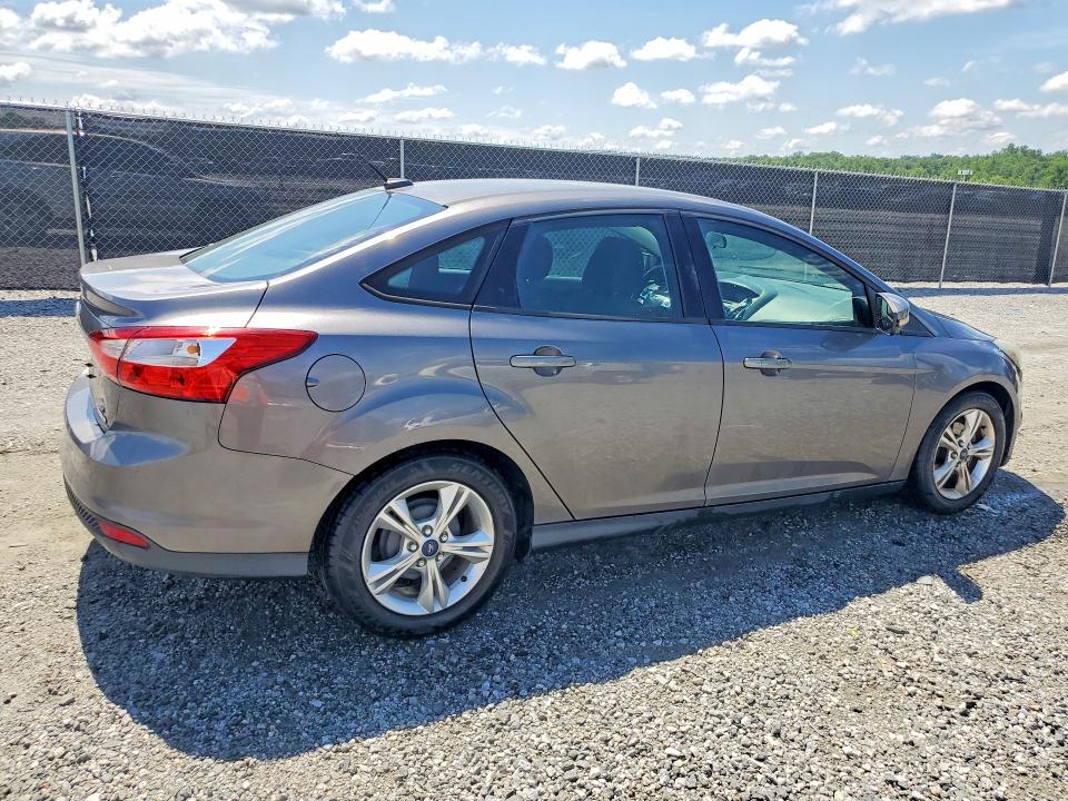 Photo 3 from auction – 2013 FORD FOCUS with VIN 1FADP3F2XDL305376