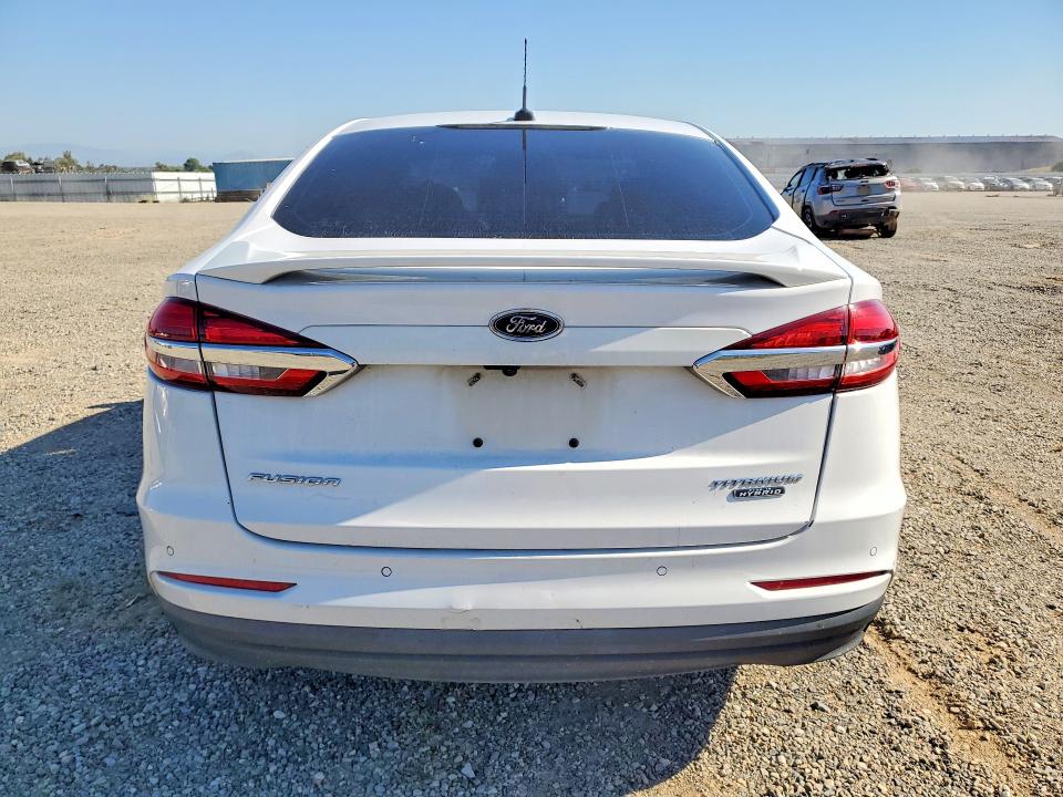 Photo 6 from auction – 2020 FORD FUSION with VIN 3FA6P0SU4LR181782