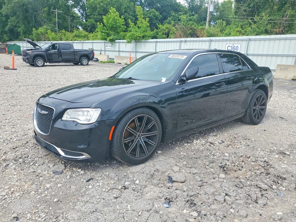 CHRYSLER 300 2017 z numerem VIN 2C3CCAAG8HH662149 - Zdjęcie z aukcji