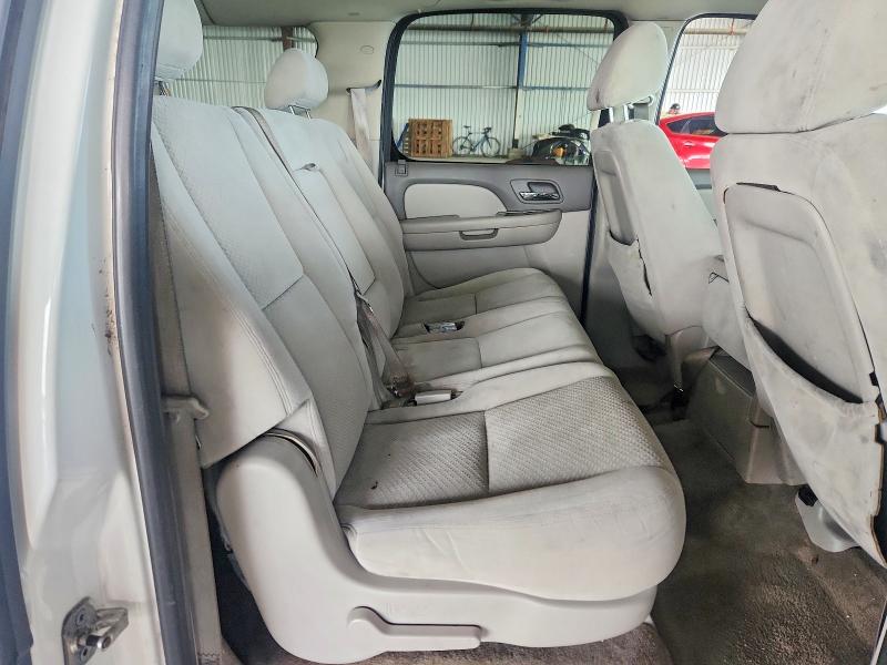 Photo 11 from auction – 2008 CHEVROLET SUBURBAN with VIN 3GNFC16028G302838