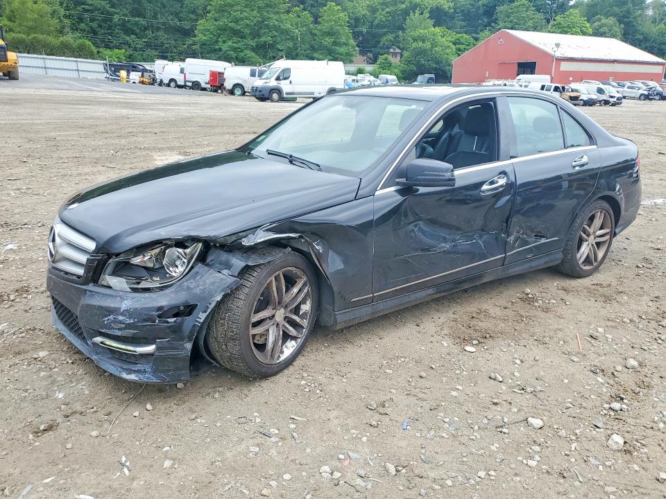 MERCEDES-BENZ C 2013 with VIN WDDGF8AB4DA774284 - Photo from auction