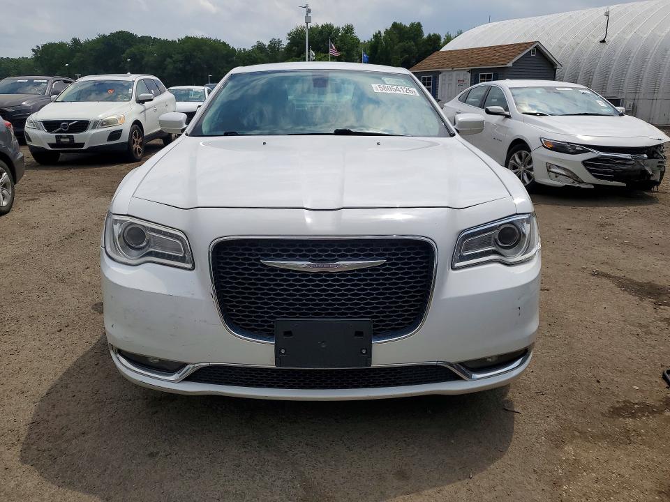 Photo 5 from auction – 2016 CHRYSLER 300 with VIN 2C3CCARG7GH262098
