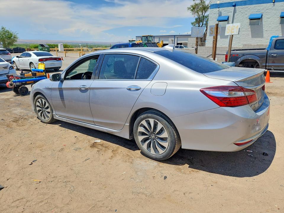 Photo 2 from auction – 2017 HONDA ACCORD with VIN JHMCR6F78HC011590