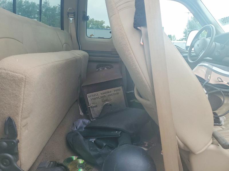 Photo 10 from auction – 2000 FORD F350 with VIN 1FTWX33S8YED76352