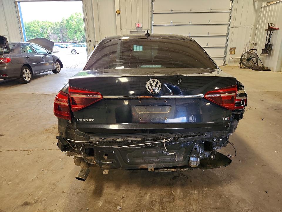Photo 6 from auction – 2017 VOLKSWAGEN PASSAT with VIN 1VWDT7A35HC066030