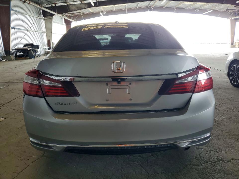 Photo 6 from auction – 2016 HONDA ACCORD with VIN 1HGCR2F03GA132178