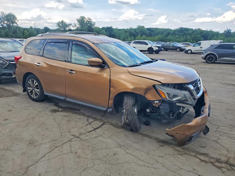 Photo 4 from auction – 2017 NISSAN PATHFINDER with VIN 5N1DR2MM0HC605979