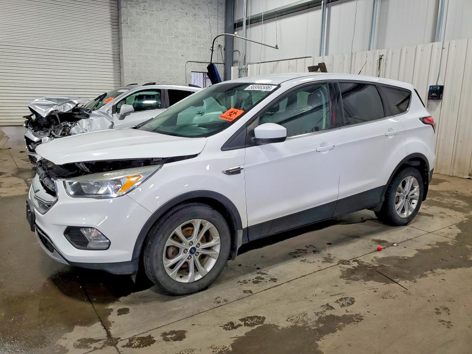 FORD ESCAPE 2017 with VIN 1FMCU0GD7HUA30607 - Photo from auction