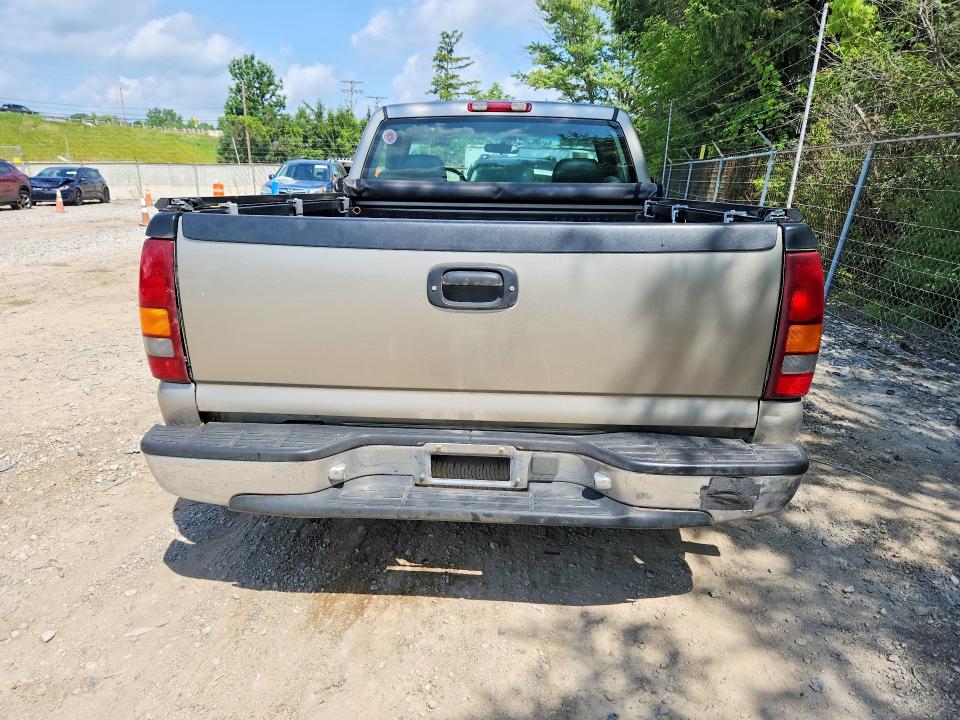 Photo 6 from auction – 2002 CHEVROLET SILVERADO with VIN 1GCEC14W02Z144373