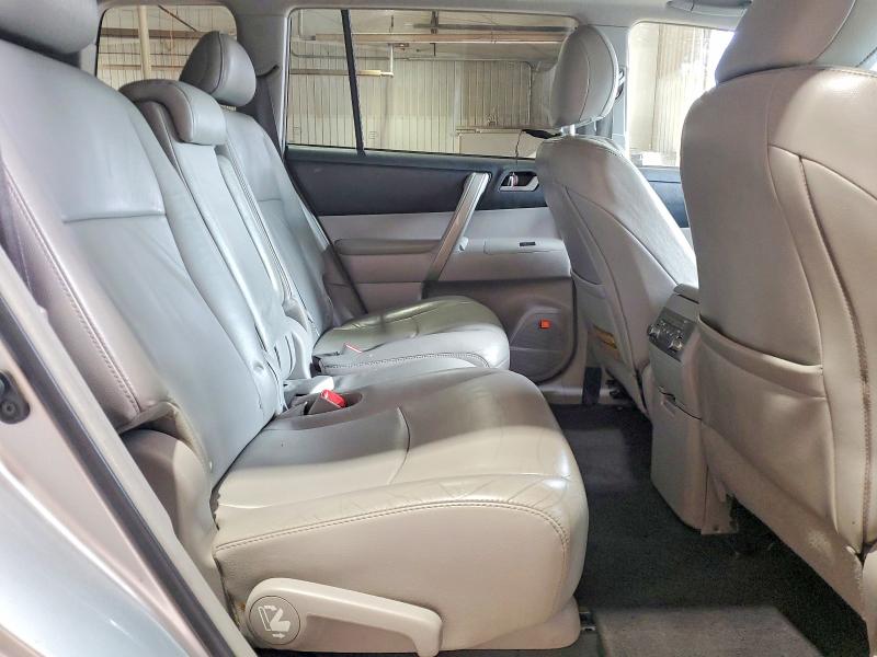 Photo 11 from auction – 2011 TOYOTA HIGHLANDER with VIN 5TDBK3EH1BS068732