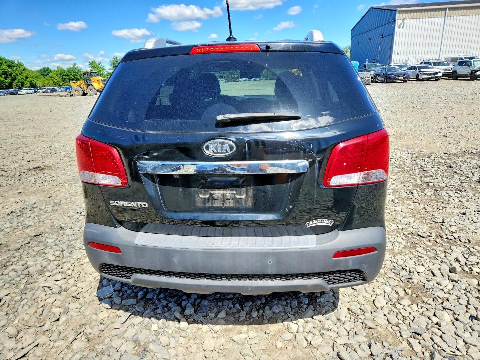 Photo 6 from auction – 2013 KIA SORENTO with VIN 5XYKTDA20DG316697