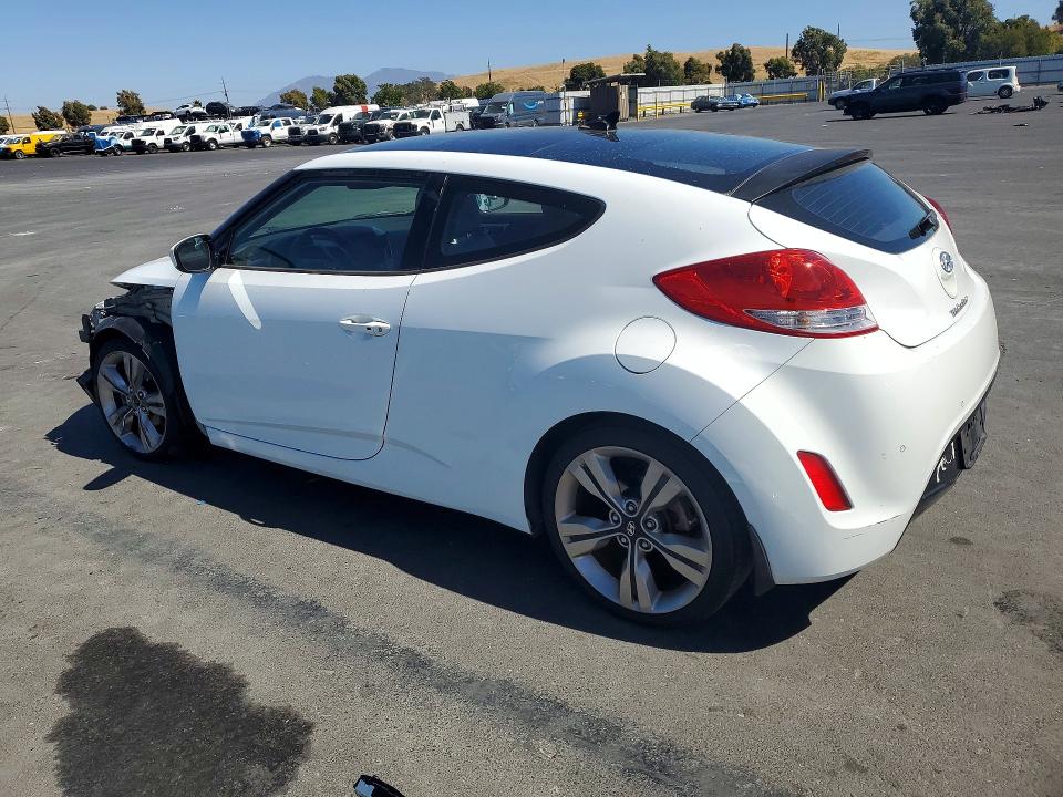 Photo 2 from auction – 2013 HYUNDAI VELOSTER with VIN KMHTC6AD5DU120248