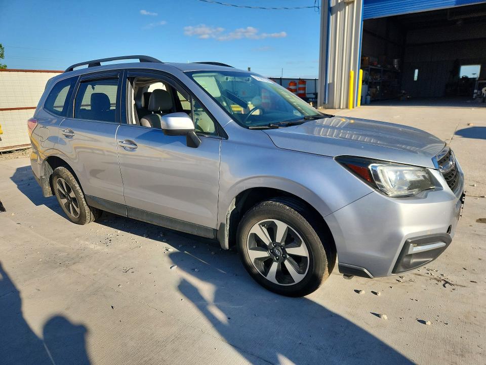 Photo 4 from auction – 2017 SUBARU FORESTER with VIN JF2SJARC5HH507838