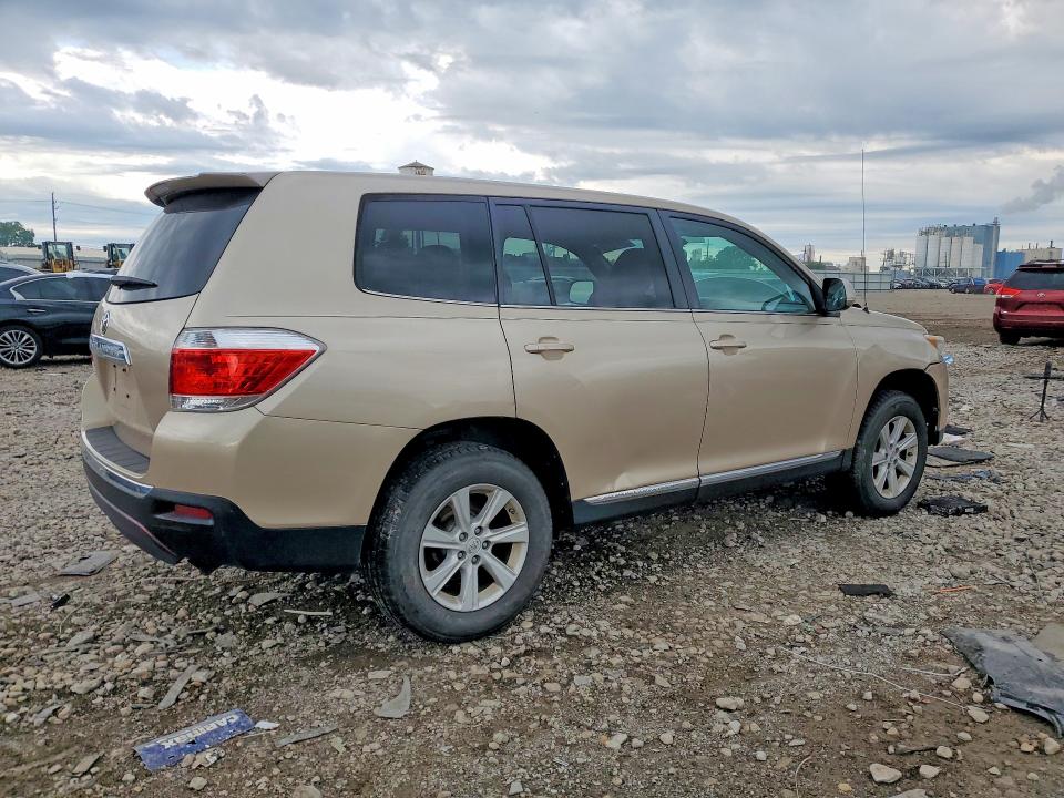 Photo 3 from auction – 2011 TOYOTA HIGHLANDER with VIN 5TDZA3EH5BS016196