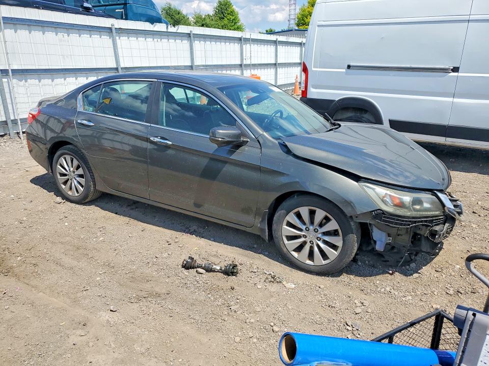 Photo 4 from auction – 2014 HONDA ACCORD with VIN 1HGCR2F88EA184621