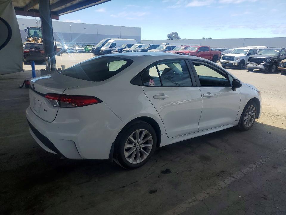 Photo 3 from auction – 2022 TOYOTA COROLLA with VIN 5YFBPMBE9NP342046