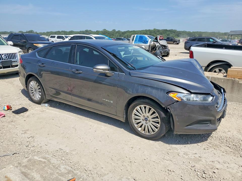 Photo 4 from auction – 2016 FORD FUSION with VIN 3FA6P0LU6GR345554