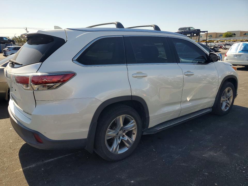 Photo 3 from auction – 2015 TOYOTA HIGHLANDER with VIN 5TDDKRFH9FS078599
