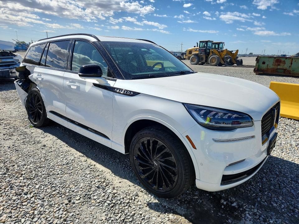 Photo 4 from auction – 2024 LINCOLN AVIATOR with VIN 5LM5J7XC3RGL04724