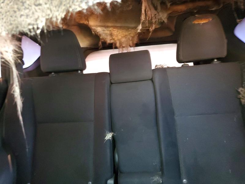 Photo 10 from auction – 2018 TOYOTA RAV4 with VIN 2T3WFREV5JW477411