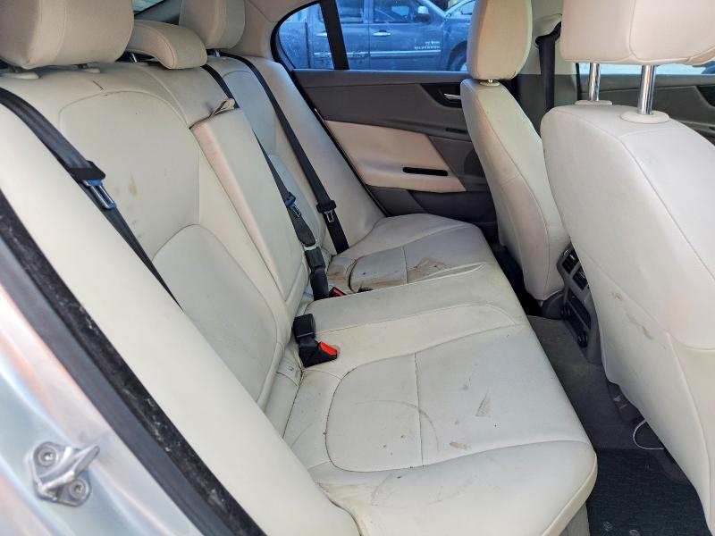 Photo 10 from auction – 2017 JAGUAR XE with VIN SAJAR4BG9HA965555