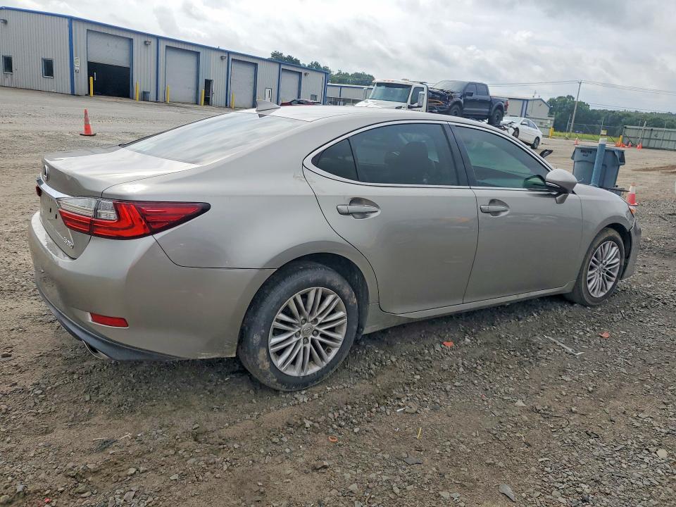 Zdjęcie 3 z aukcji – 2018 LEXUS ES z VIN 58ABK1GG8JU081243