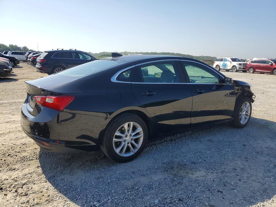 Photo 3 from auction – 2017 CHEVROLET MALIBU with VIN 1G1ZE5ST2HF135317