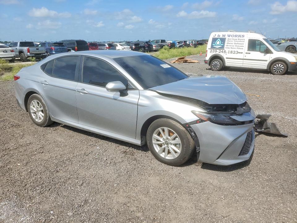 Photo 4 from auction – 2025 TOYOTA CAMRY with VIN 4T1DAACK5SU600277