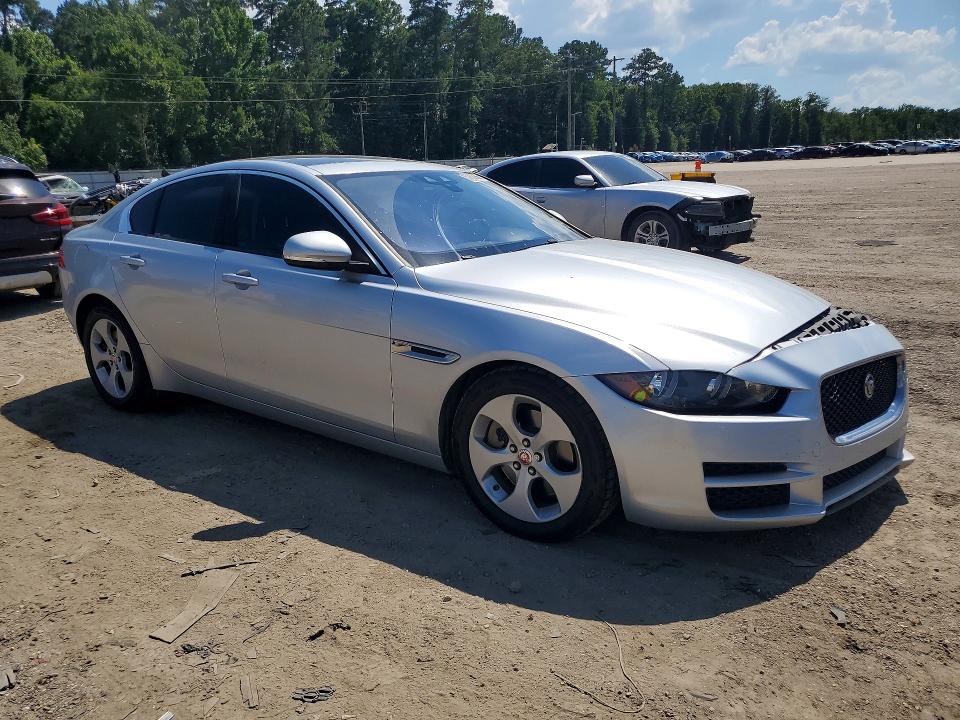 Photo 4 from auction – 2018 JAGUAR XE with VIN SAJAR4FX8JCP33887