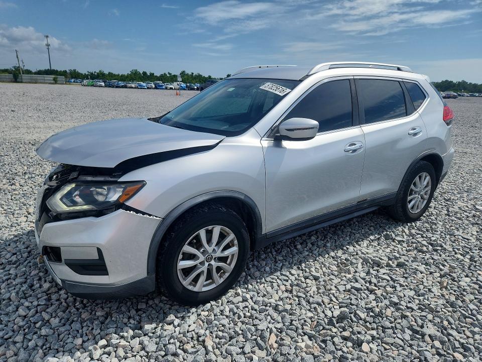 NISSAN ROGUE 2017 with VIN KNMAT2MTXHP605383 - Photo from auction
