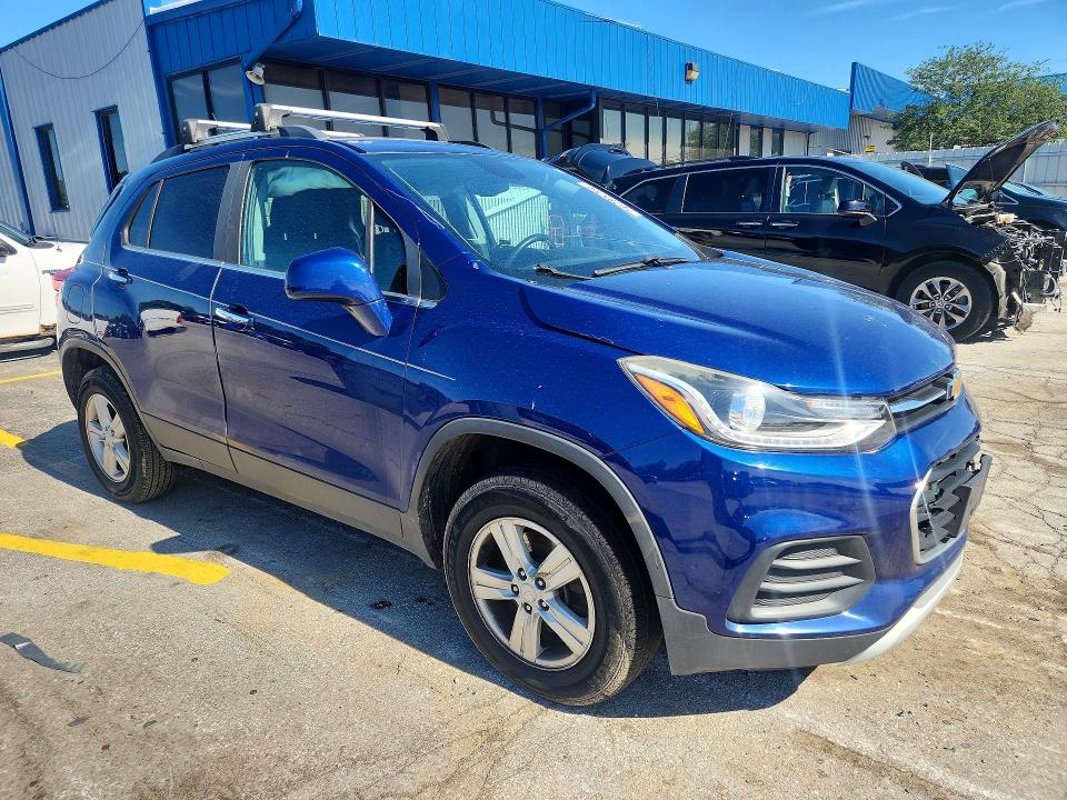 Photo 4 from auction – 2017 CHEVROLET TRAX with VIN 3GNCJPSB4HL152872