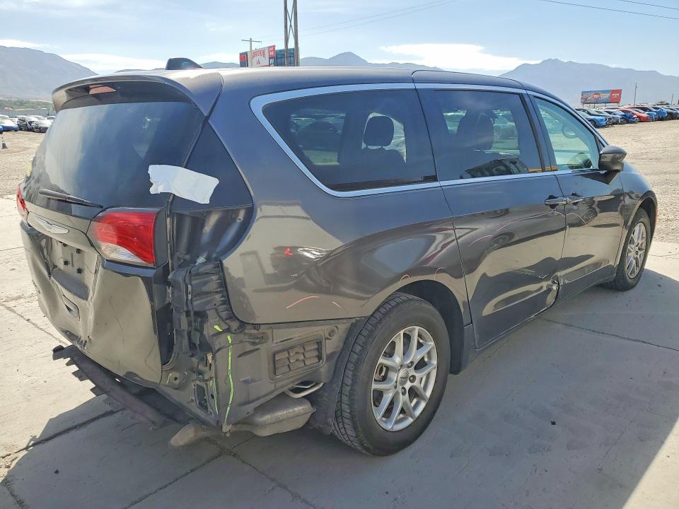 Photo 3 from auction – 2022 CHRYSLER VOYAGER with VIN 2C4RC1CG7NR229544