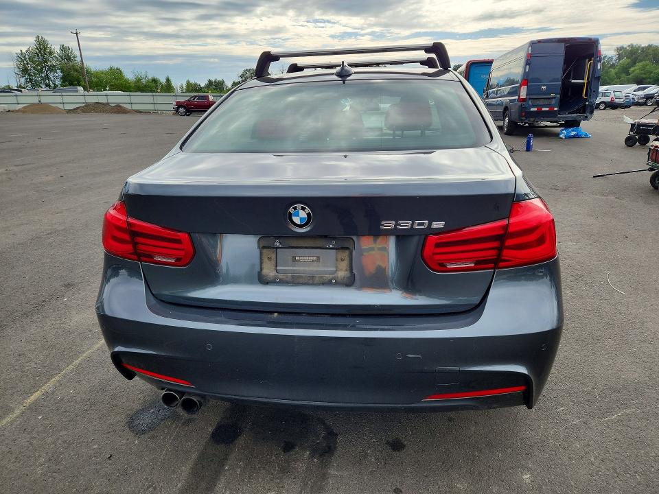 Photo 6 from auction – 2017 BMW 330E with VIN WBA8E1C53HK895384