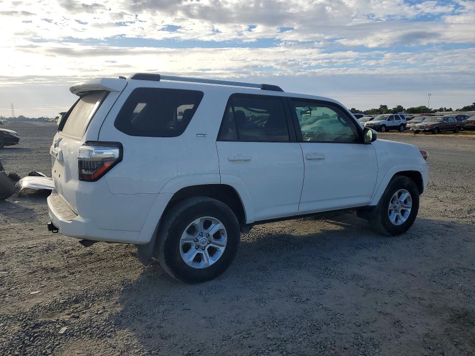 Photo 3 from auction – 2019 TOYOTA 4RUNNER with VIN JTEZU5JR2K5202118