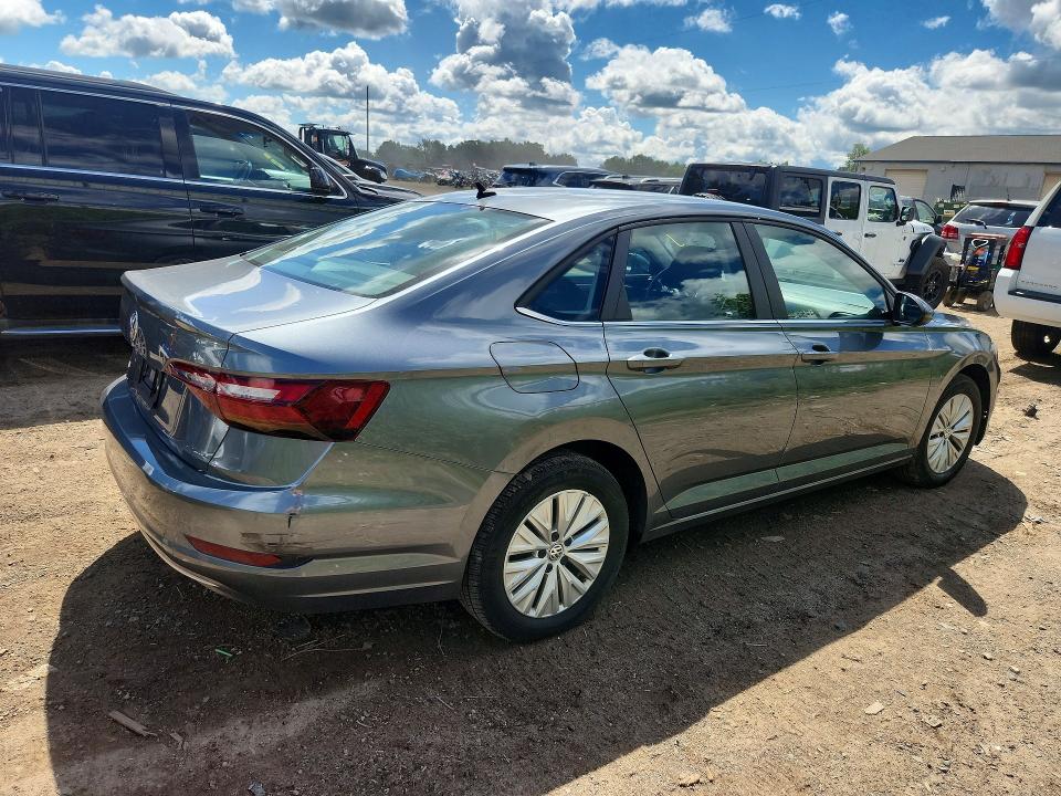Photo 3 from auction – 2019 VOLKSWAGEN JETTA with VIN 3VWC57BU1KM045405